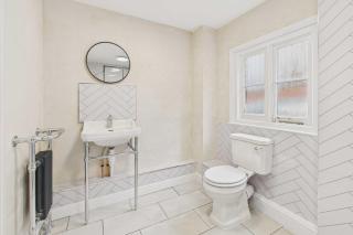 Beautiful Grade II Listed Almshouse - 6