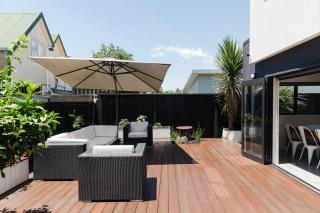 Modern Costal Escape-with Spa - Papamoa - 0