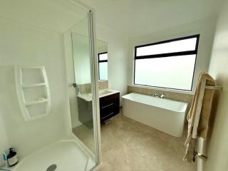 Light-Filled Coastal Hideaway - 6