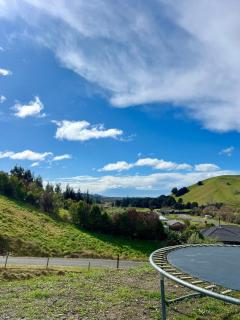 Modern Countryside Escape with Spa & Views - 4