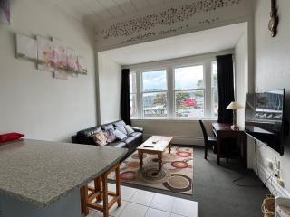 waterfront house - 8