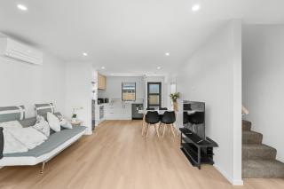 Modern Comforts in a Brand New Apartment - 6