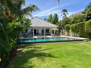 Villa Serenity Beachfront Bali - 6