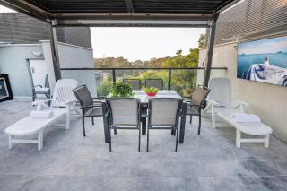 Margalit Luxury Beach Suite - Heated Pool, Jacuzzi, Sauna & BBQ - 1