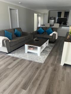 Modern Home in Quiet Albany Area - 0