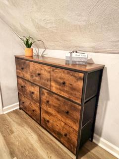 Cozy 2 Bdrm Cottage King bed - 1