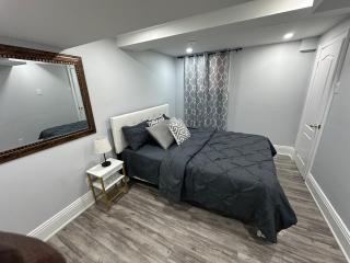 Spacious 2 Bedroom, 1 Bathroom Luxury Apartment - 8