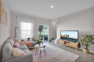 2BR Ensuite - Pool Gym - Near Beach - Lake View Patio - Jax n Historic St Aug - 0