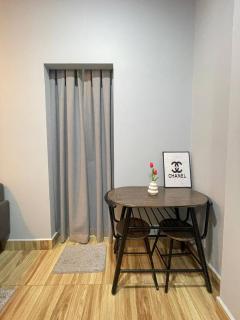 8848 Restaurant and Rooms - 2