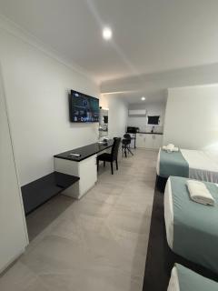 Mia Motel - Griffith - 8