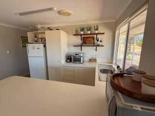 Woburn Field Hangar House in York - 2