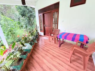 Hike & Stay Ella - 7