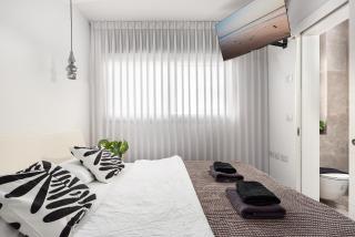 Yarkon Sea-front Escape with Parking - 5