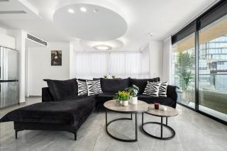 Yarkon Sea-front Escape with Parking - 1