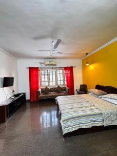 Stay like home service apartment Richmond Town - 5