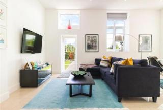 2 Bed, parking, 22mins-Central London, 15mins-LHR - 4