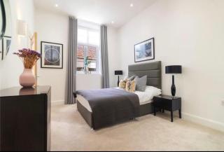 2 Bed, parking, 22mins-Central London, 15mins-LHR - 1
