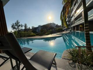 Sunshine BEACH FRONT access to the pool - 9