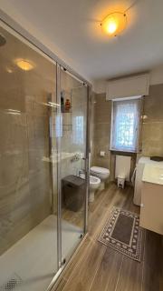 Emilia Tre camera in appartamento bagno privato - 3