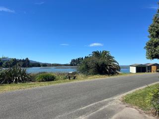 Artists Retreat Apartment Stay for Couples and Creatives - 2