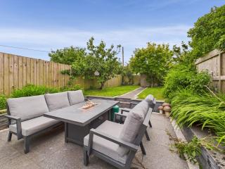 Cosy Cornish Cottage with Firepit & Parking - 5