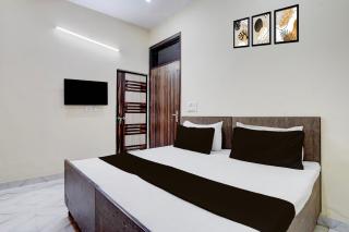 Hotel O by OYO AK CONTINENTAL - 1