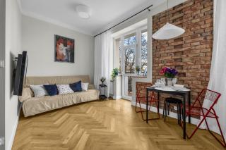 Włochy Apt - Parking, Lake and Park View - by Rentujemy - 3