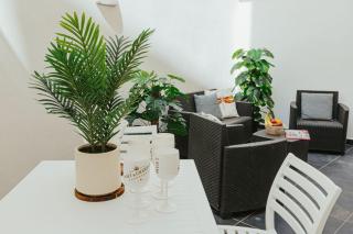 Sea Side Luxurious 2 BDR Apartment - 5