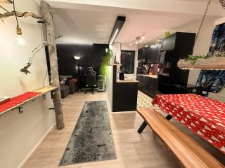 A one-bedroom apartment near downtown - 8