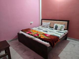 Awadh Dham Guest House - 6