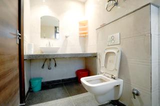 FlexiBay Girls Hostel North Campus - 2