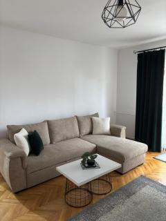 Tania Apartament - Oradea - 0