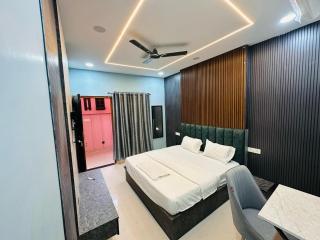 Hotel Airport Stay Zone - 9