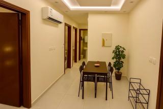 غرفتين نوم عائلية ومجلس بجانب المطار - 5