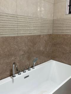 Bigsign Executive Suit - 3