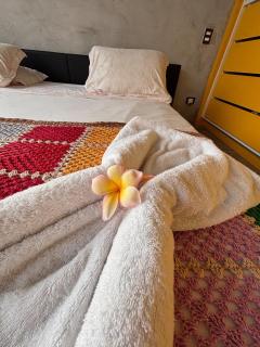 Paradise on the beach, feet in the sand - 4