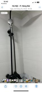 fully furnished apartment with large windows - 0