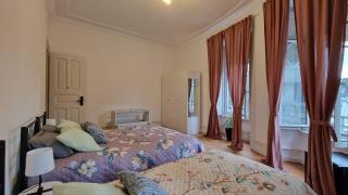 MINI HOST in LISBON - Lisbona - 8