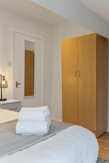 Belfast Modern 3 Bedroom House - 4