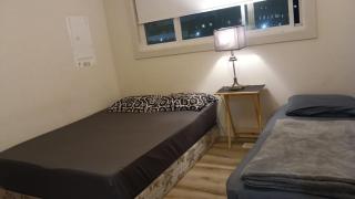 Vancouver Downtown Guest House- Walk to Skytrain & BC Place- Free Parking - 6