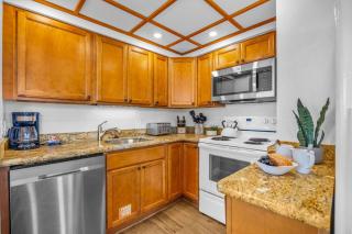 Royal Kahana 1020 · RK 1020 BeachFront 2BD Condo w Ocean Views A - 6