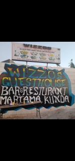 Wizzos Guesthouse - 9