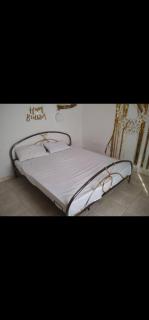 Wizzos Guesthouse - 1