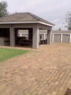 Ekhaya Airport Lodge - 1