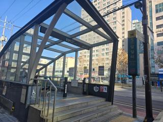 STAY H # Prime Location # 1 Stop to Seongsu # Lines 2,5 #Hongdae# Myeongdong# KSPO #DDP - 5