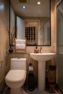 Wabi-Sabi Stay at Knightsbridge Residences - 4