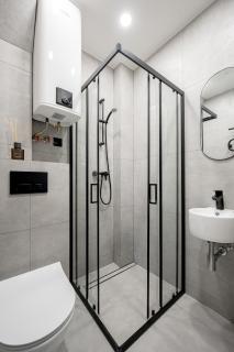 Modern 1BR Apartment Free Parking Fast Wi-Fi - 3