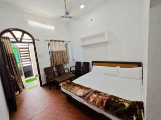 Shri Krishna Home Stay - 3