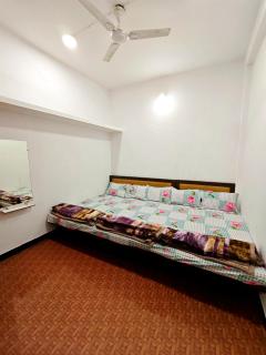 Shri Krishna Home Stay - 2