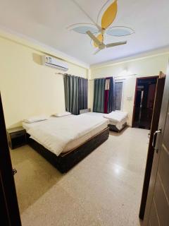 Vedic hatha vinyasa yoga ashram - 1